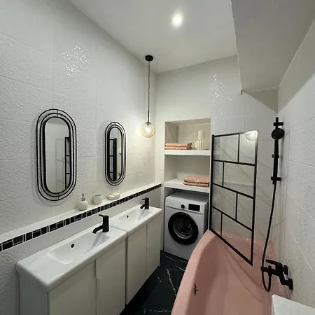 Apartment Spacieux, Plein Centre Refait A Neuf