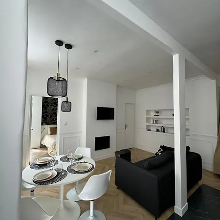 Apartment Spacieux, Plein Centre Refait A Neuf